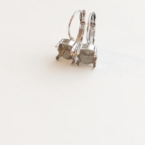 Rhodium Plated Leverback Earring Setting: 8mm Cup Chain (39ss)