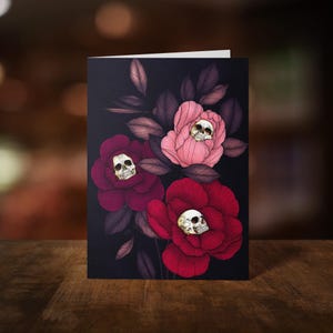 Totenkopf Pfingstrosen Grußkarte - Schädelblumen - Dunkle botanische Kunst - Totenkopf & Blumen - Gothic Briefpapier - Pfingstrose Illustration - Whimsigoth