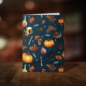 Sorcière d'automne - carte de voeux - nature sombre - art gothique automnal avec têtes de mort, citrouilles et corbeaux - ambiance d'automne - Halloween - fantaisie