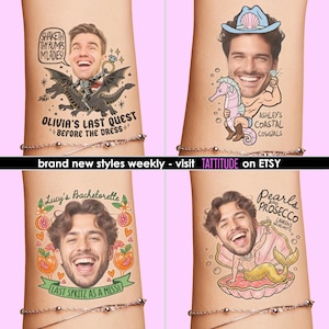 Op de afbeelding: Een collage van tijdelijke tatoeages met illustraties en tekst. De ontwerpen omvatten gezichten en zinnen als "Olivia's Last Quest" en "Ashley's Coastal Cowgirls". De tekst "brand new styles weekly - visit TATTITUDE on ETSY" is ook zichtbaar.
