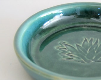 Single Tapa Plate, Small Ceramic Serving Dish, Ordoeuvre Dish, Stoneware Appetizer Plate, Green Saucer with Agave Design, Made to Order