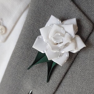 White Rose Lapel Pin/ Wedding Boutonniere/ Flower Lapel Pin, Groomsmen Lapel Flower