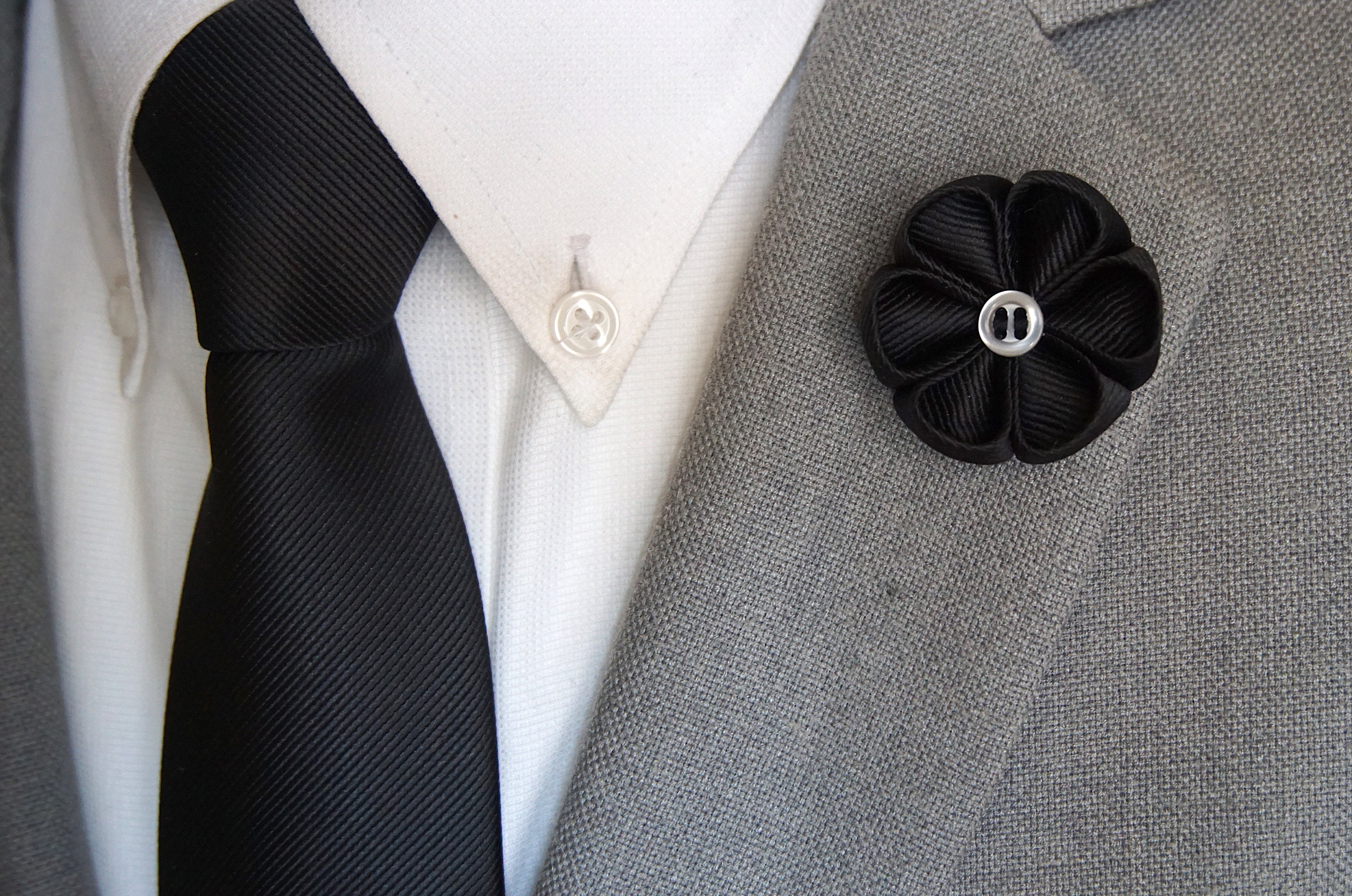 Black Flower Tie Belt, Necklace, Pin Amazon.com: Rose Flower Brooch Lapel Pin with Gold Leaf  main image 2