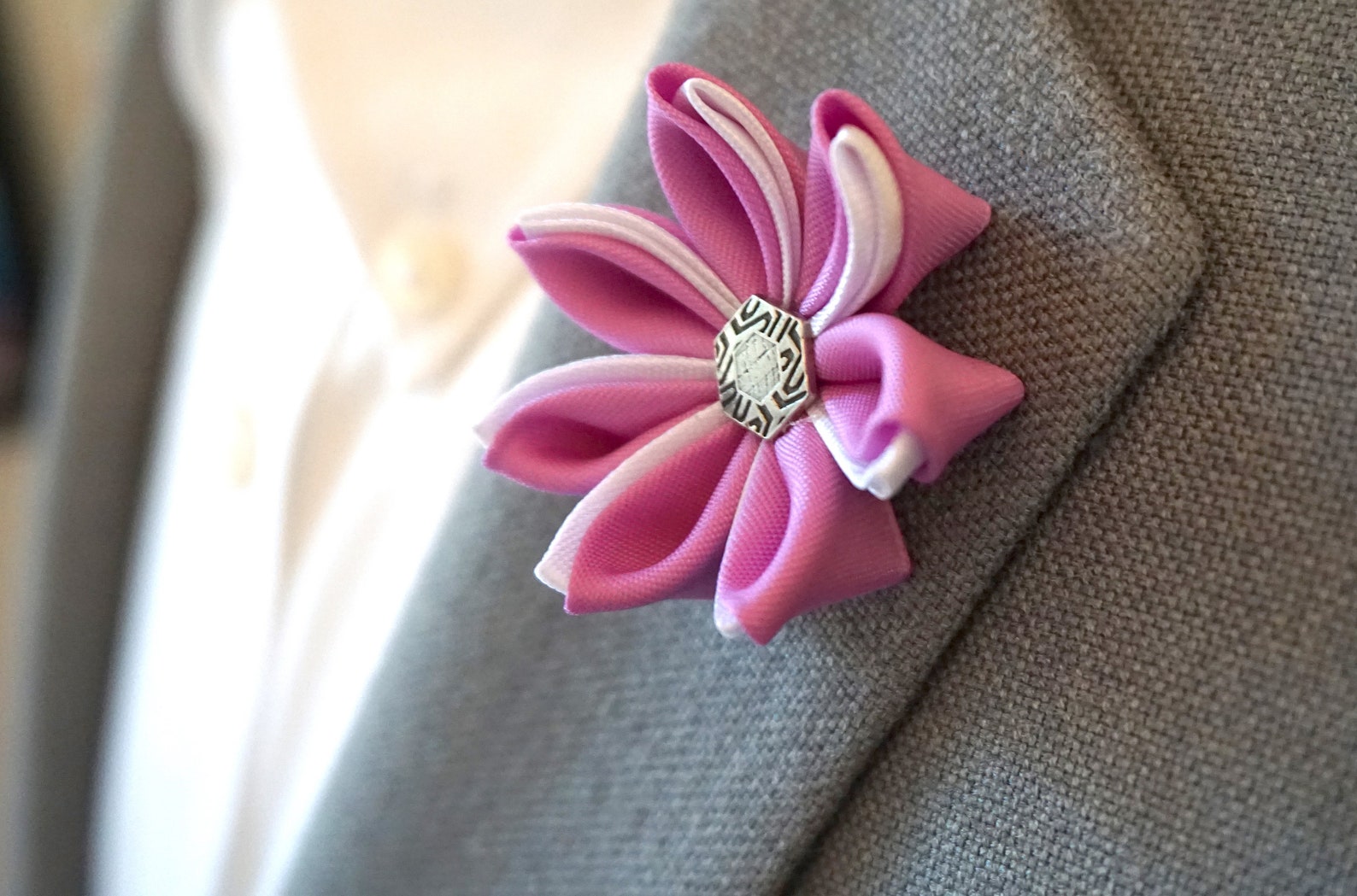 Pink Flower Lapel Pin / Pink Flower Pin / Lapel Flower / Etsy