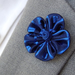 Blue-Patterned Lapel Flower / Men&#39;s lapel pin / floral pin / flower lapel pin / kanzashi lapel flower / Boutonniere / Flower Brooch