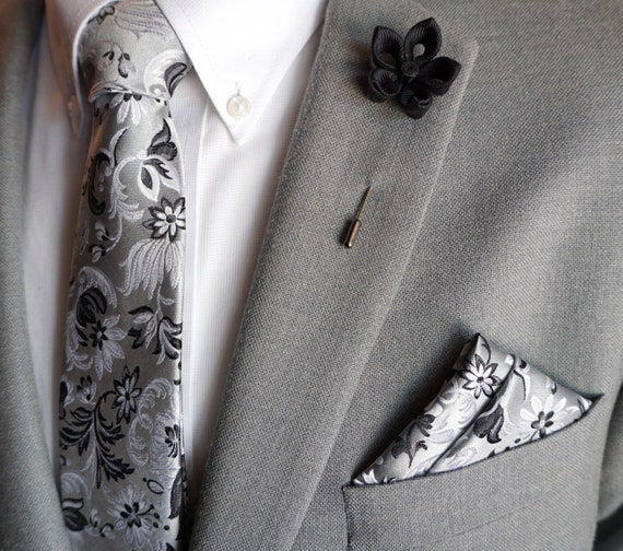 Black tux silver tie clearance