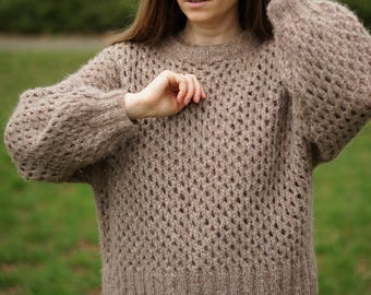 Suéter de lana de alpaca tejido a mano: jersey holgado color marrón moca