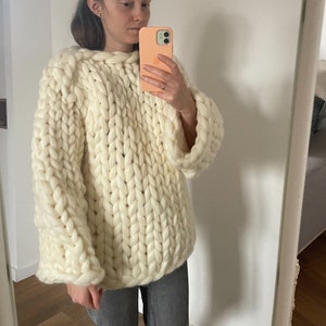 Chunky white knit sweater hotsell