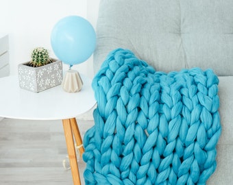 Chunky Knit blanket, gift for babyboy, Hand Knitted Blanket, Merino Wool Blanket, Giant Knit Blanket, Scandinavian Home Decor, Spring 2021
