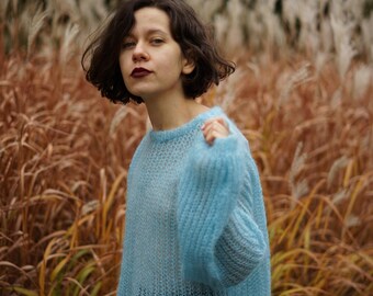 手編みのモヘアセーター、柔らかいキッドモヘアとメリノウールの 手編みのモヘアセーター、柔らかいキッドモヘアとメリノウールの