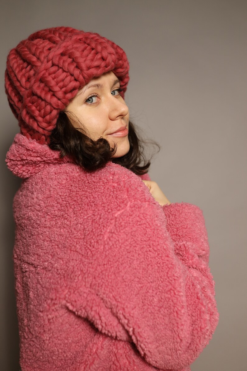 Chunky knit hat, wool beanie, hand knit beanie, women's winter hat, crochet hat, hats for women, wool red hat, slouchy hat, bulky knit hat imagem 10