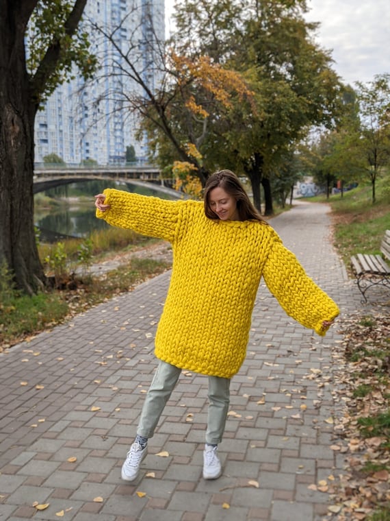 Oversize Sweater Big Yarn. Giant 