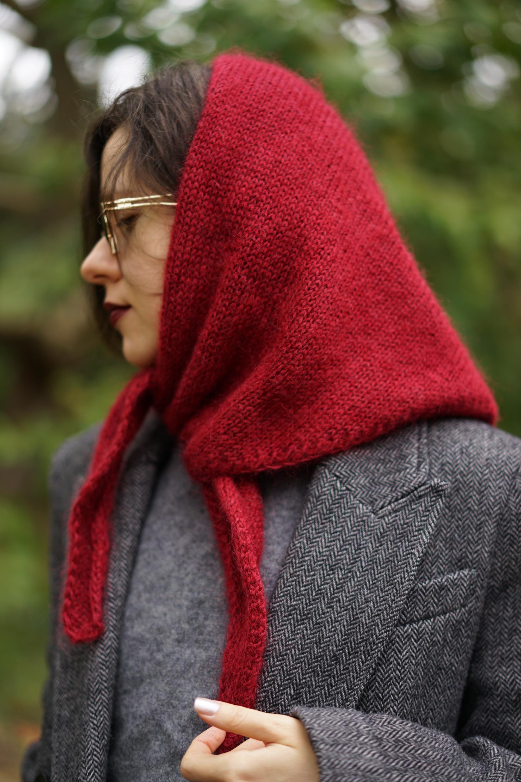 Lenço de lã, lenço de cabeça tricotado à mão, estilo vintage, acessórios para cabelo, lenço vermelho batom, xale triangular para mulheres - Etsy Portugal