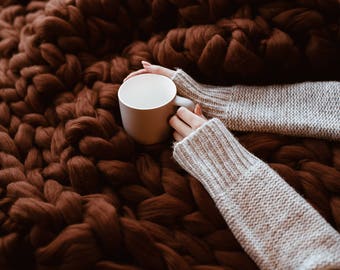 Chunky knit blanket, merino wool, cozy blanket, weighted blanket, soft blanket with Chocolate color, hand knit blanket, boho throw blanket