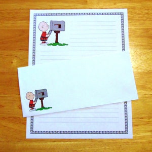 Stationery Set Lined Charlie Brown Mailbox - Stationary Writing Paper - 12 Sheets 12 Envelopes - Snail Mail Pen Pal Letters