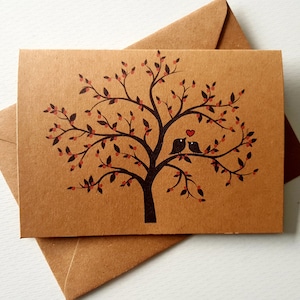 Tarjeta de pájaros del amor hecha a mano - Diseño único y delicado - Hermoso árbol en flor - Corazón rojo - Tarjeta de aniversario de San Valentín