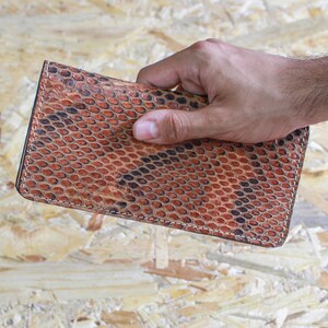 cartera larga de pitón, cartera larga de serpiente, cartera larga de cuero, cartera larga, cartera hecha a mano en Grecia, cartera de cuero, cuero de pitón real