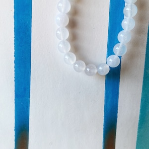 White Agate Bracelet, 8mm Glossy Gemstone Beaded Bracelet, White Natural Agate, Men Women Children, Crystal Bracelet, Semi Precious, Stretch
