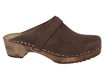 Nubuck clogs, coffee brown