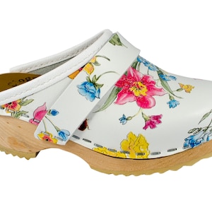 Children&#39;s clogs model Summer Flower
