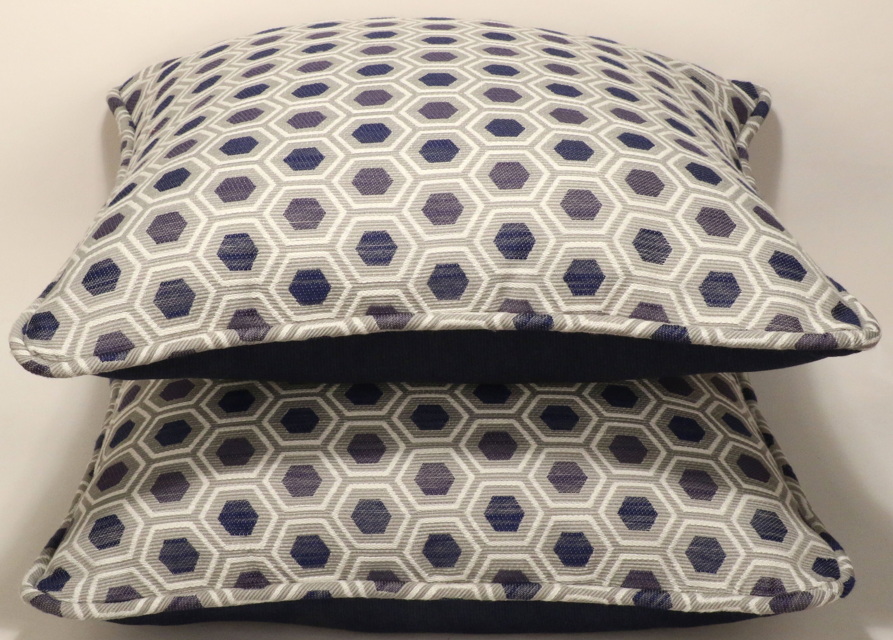 18インチのネイビーブルーとグレーのクッションカバー2枚セット、幾何