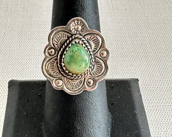 Navajo Sterling Silver Grön Turkos Stämplad Blomma Ansiktsring GGFY Signerad Storlek 8