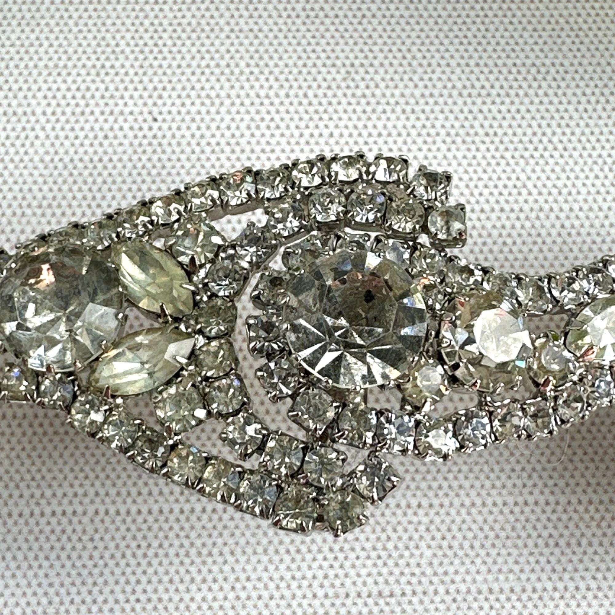 1940s Rhinestone Belt Buckle: Art Deco Bridal Sash Accessory  display picture 1
