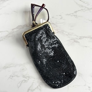 1950s Whiting and Davis Black Mesh Eyeglass Case – Vintage Evening Glasses Holder with Gold Frame – Made in USA