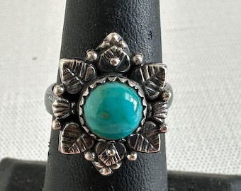 Anillo Navajo de plata esterlina con turquesa y racimo de flores, firmado, talla 6.5.