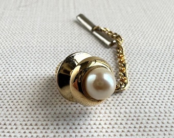 Mens Gold Tone Tie Tack With Faux Pearl & Chain Accent