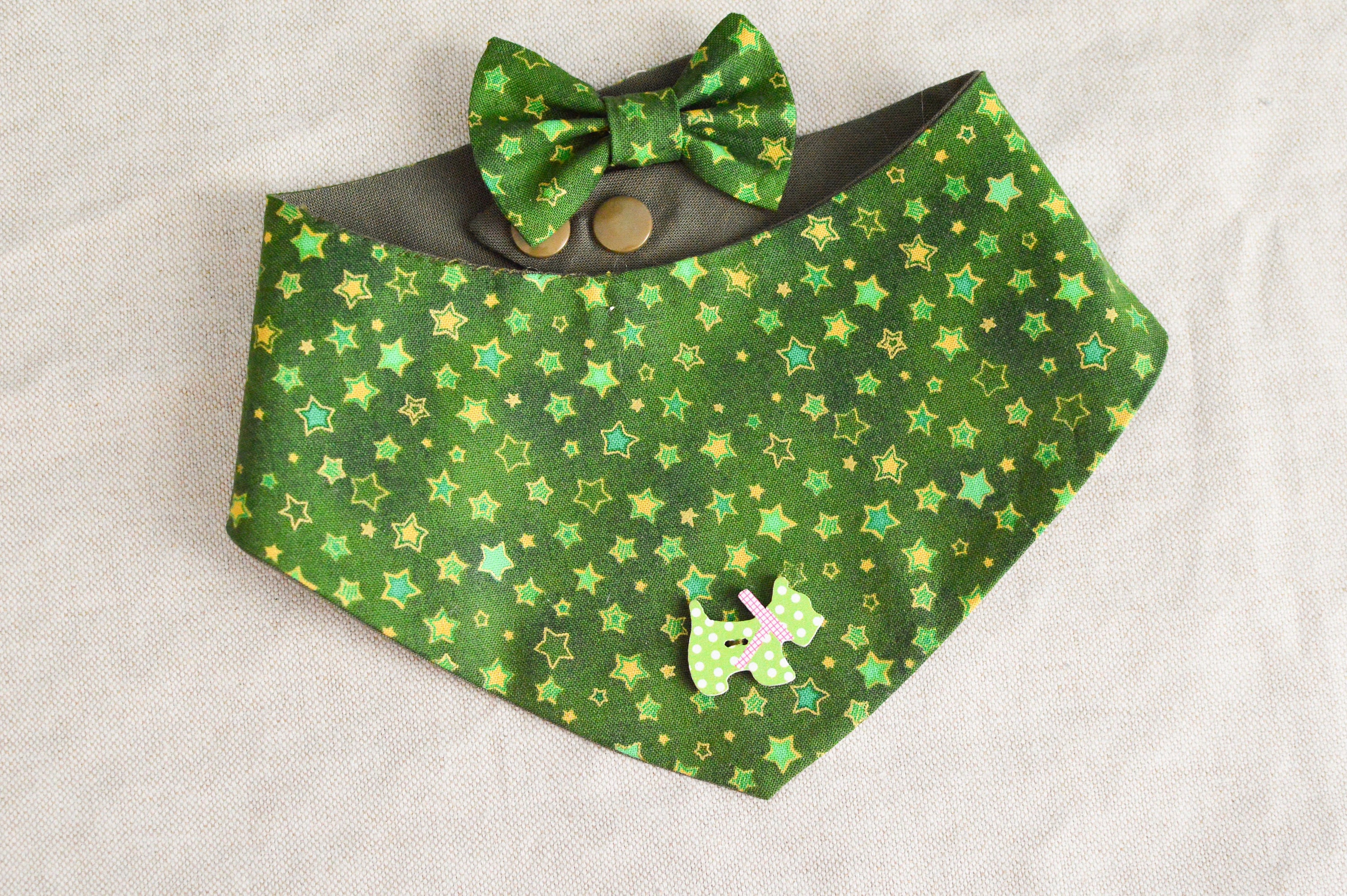 Bandana Tendance Pour Chien & Chat Vert Motif Étoile Doré avec Noeud Assorti