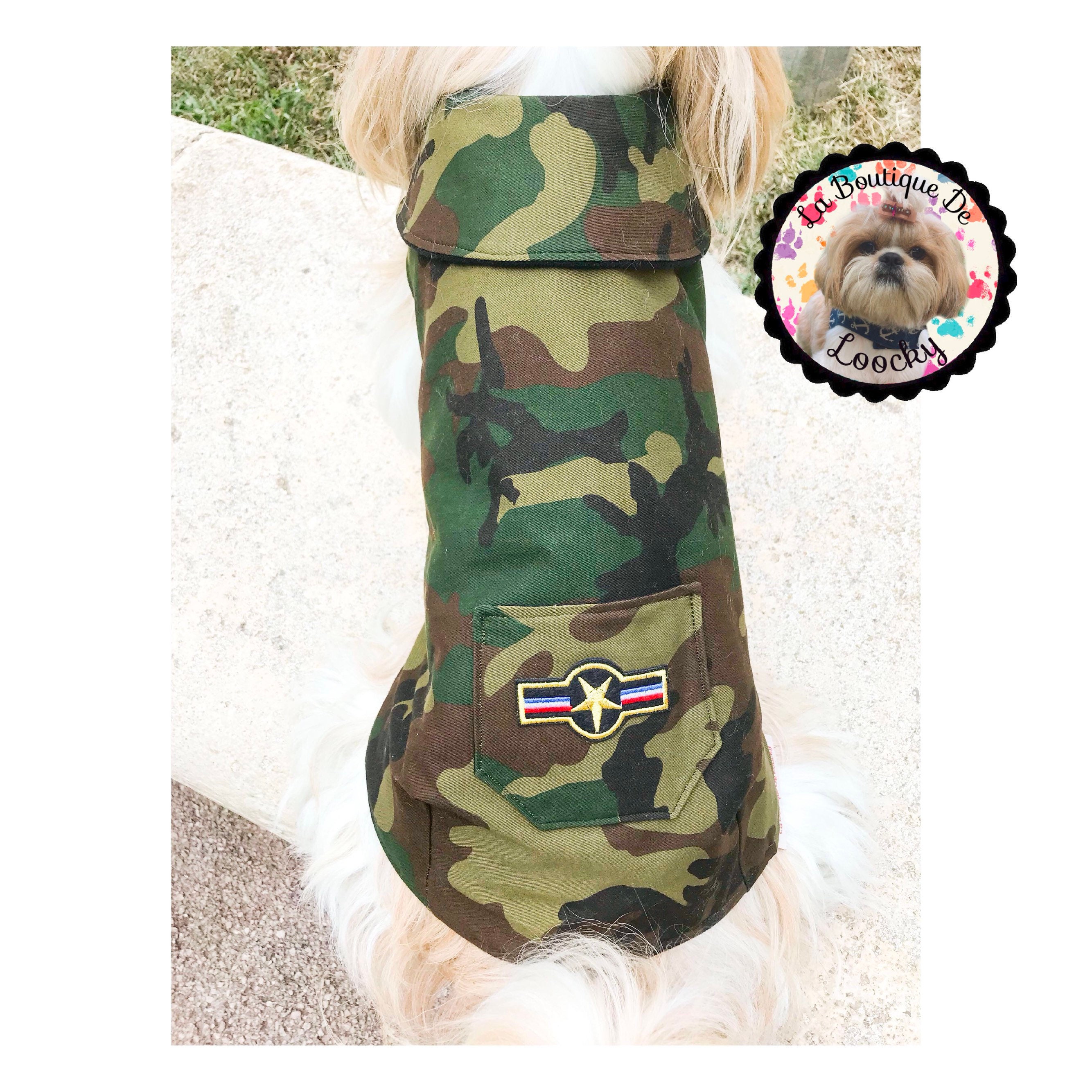 Manteau Pour Chien Camouflage Doublure Polaire avec Poche et Écussons/Manteau Chien Hiver sur Mesure