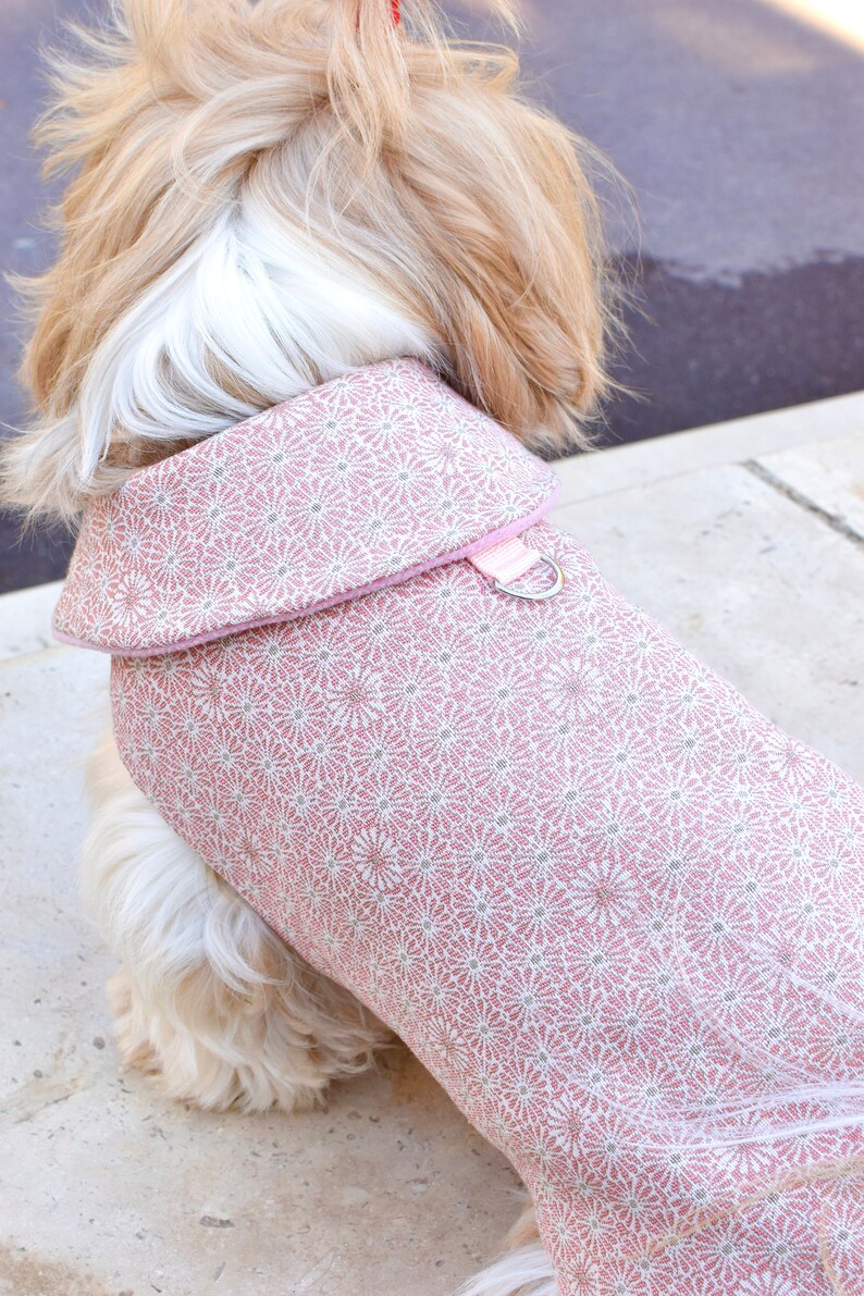 Manteau Rose Pour Chien Et Chat, Motif Fleur Blanche, Manteau Petit Chien, Accessoire Chaud Hiver Polaire, Manteau Sur Mesure image 4