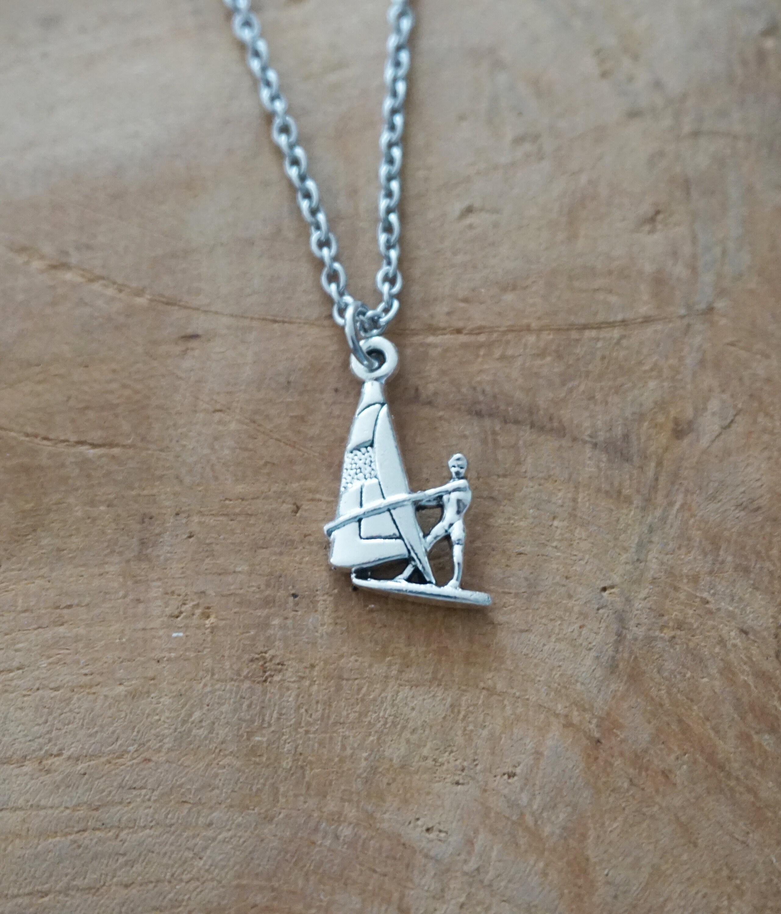 Pendentif Ancien En Argent - Forme Planche à Voile - Bijou Vintage Occasion