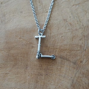 Collier Scooter - Modèle Occasion (Fermoir à Réparer)