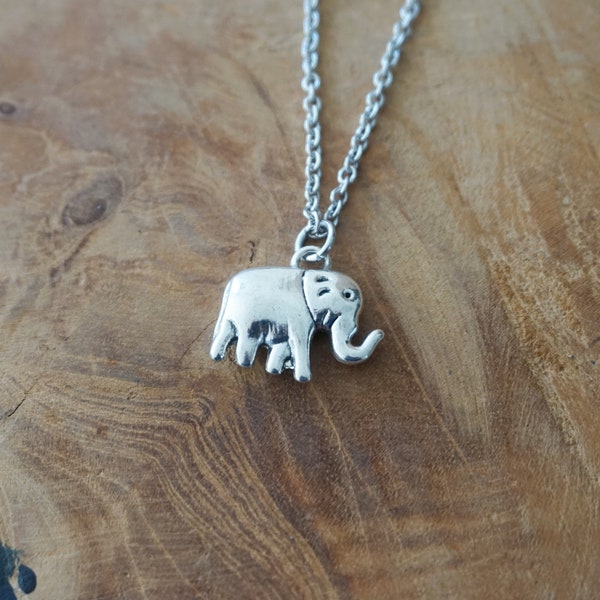 elephant necklace -  lucky elephant jewelry-  collier éléphant - be stronger Gift - protect elephant - elephant lover