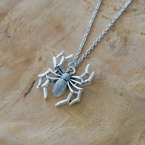 spider necklace - collier araignée - tarentula mygale Halloween Spider