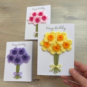 Carte de joyeux anniversaire avec bouquet de fleurs jaunes au crochet - Personnalisation en option - 100 % recyclé - A6, carte de fleurs au crochet, carte de fleurs jaunes