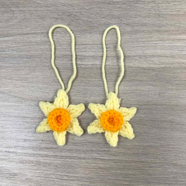 Crochet Daffodil Hanging Decorations - Single orPack of 5, Crochet Flowers, Easter Decoration, Crochet Decoration, Daffodil Decoration