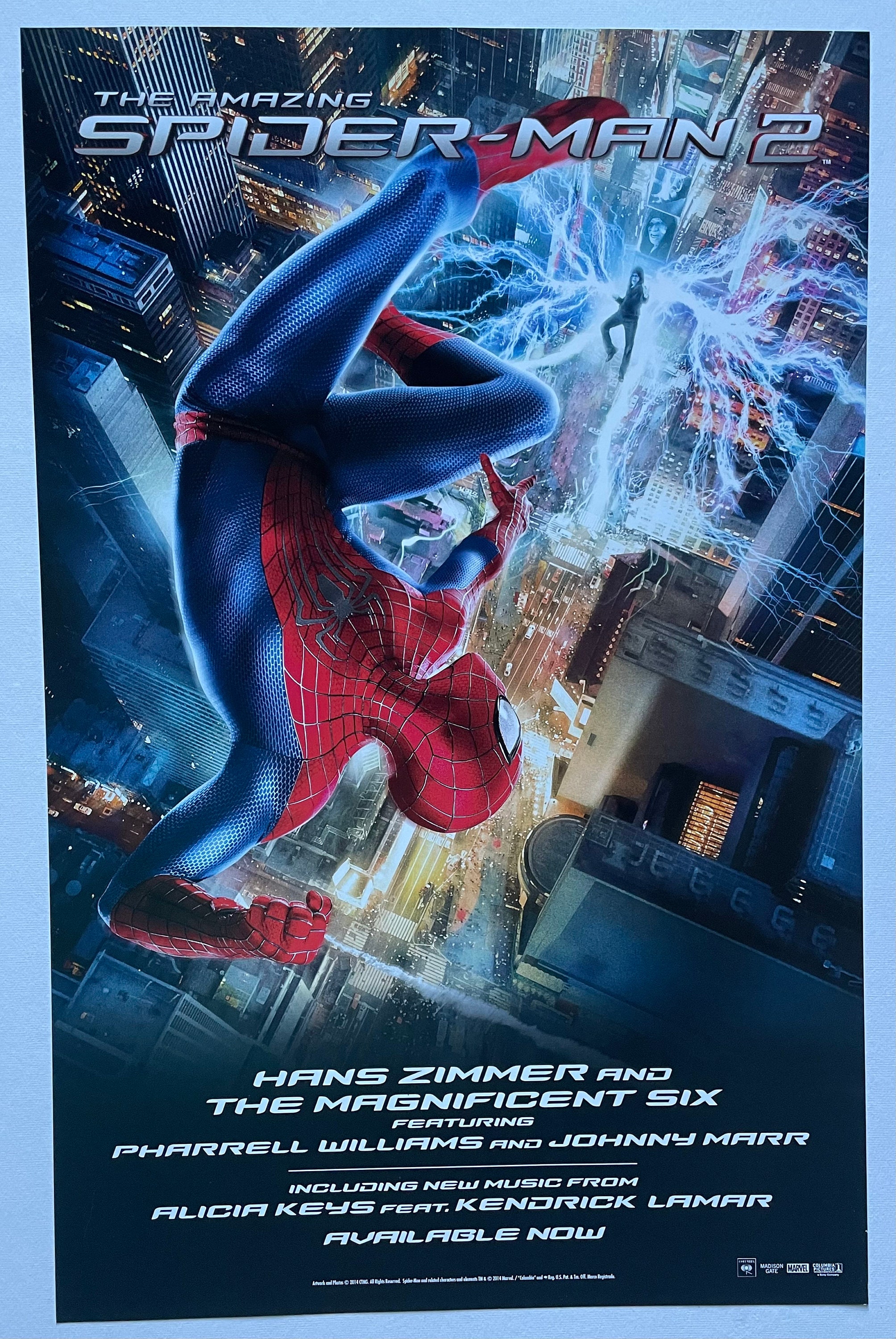 Affiche du film Spider Man 2 encadrée et prête à être accrochée