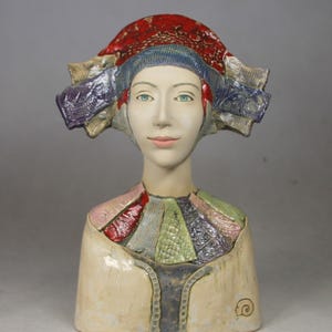 Sculptuurbuste, vrouwelijke keramische sculptuur, unieke keramische sculptuur, keramische kunst