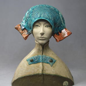 Sculptuurbuste, vrouwelijke keramische sculptuur, unieke keramische sculptuur, keramische kunst