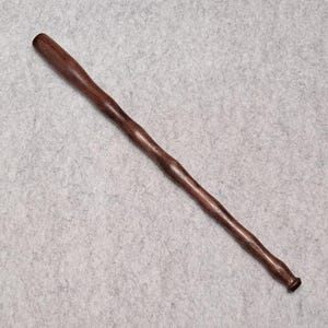 Boquilla para cigarrillos de madera de nogal negro – 23 cm de largo – Para cigarrillos estándar de 8 mm
