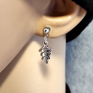 One oak leaf dangle, Silver leaf earring, Silver leaf dangle, Symbol earring, Small oak stud, Earring oak leaf, Minimalist dangle, For men