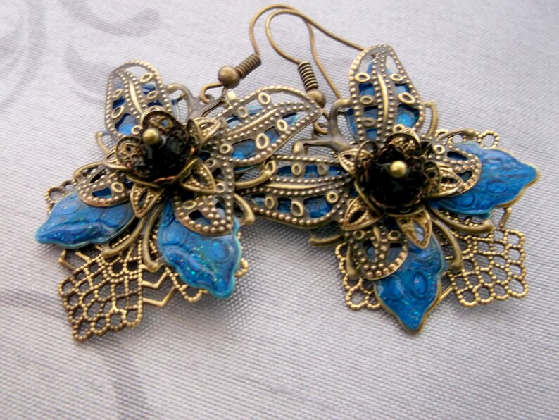 elegant earrings Blue filigree earrings vintage filigree earrings butterfly vintage style butterfly filigree blue butterfly dangle