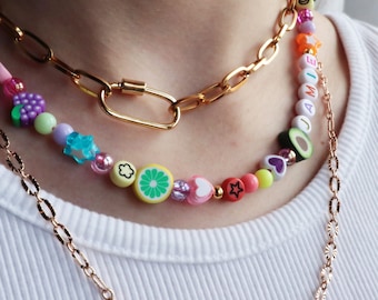 Nom personnalisable collier de perles années 90 Collier tendance inspiré Mot personnalisé arc-en-ciel et collier de fruits Cadeau personnalisé Bijoux fille tendance