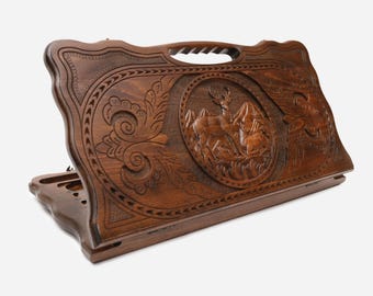 Engraved  animal Deer Family. Wooden Chess and Backgammon Board Set: Handmade Folding Travel Game