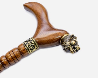 Bastón de madera de haya tallado a mano: Bastón con detalle de león
