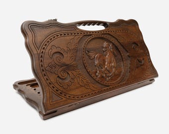 Engraved  animal Horse. Wooden Chess and Backgammon Board Set: Handmade Folding Travel Game