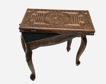 Handle table backgammon. Luxury engraving backgammon with table